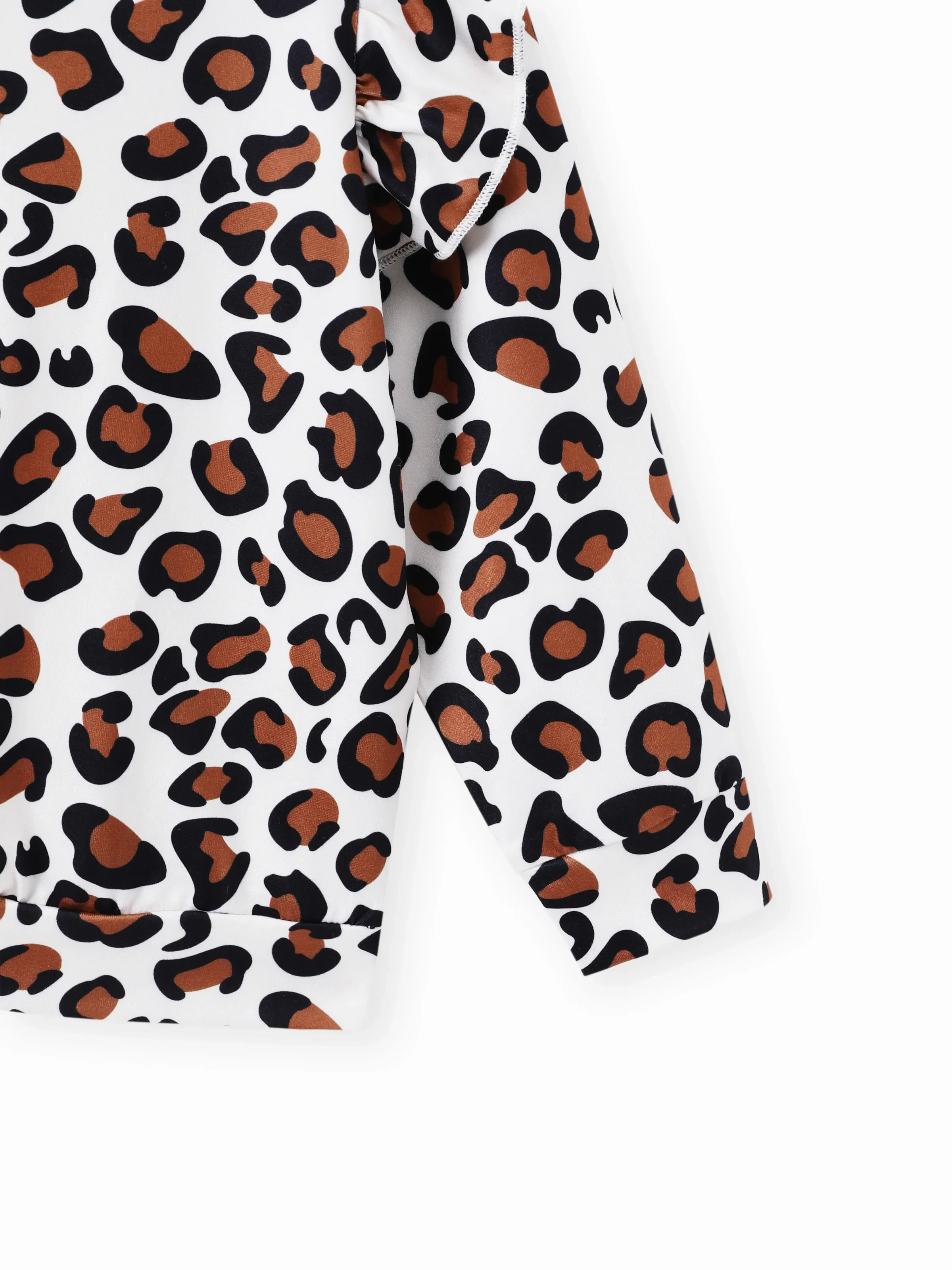 2-piece Toddler Girl Leopard Print Flutter Long-sleeve Top and Heart Pattern Pants Set Black - Image 6
