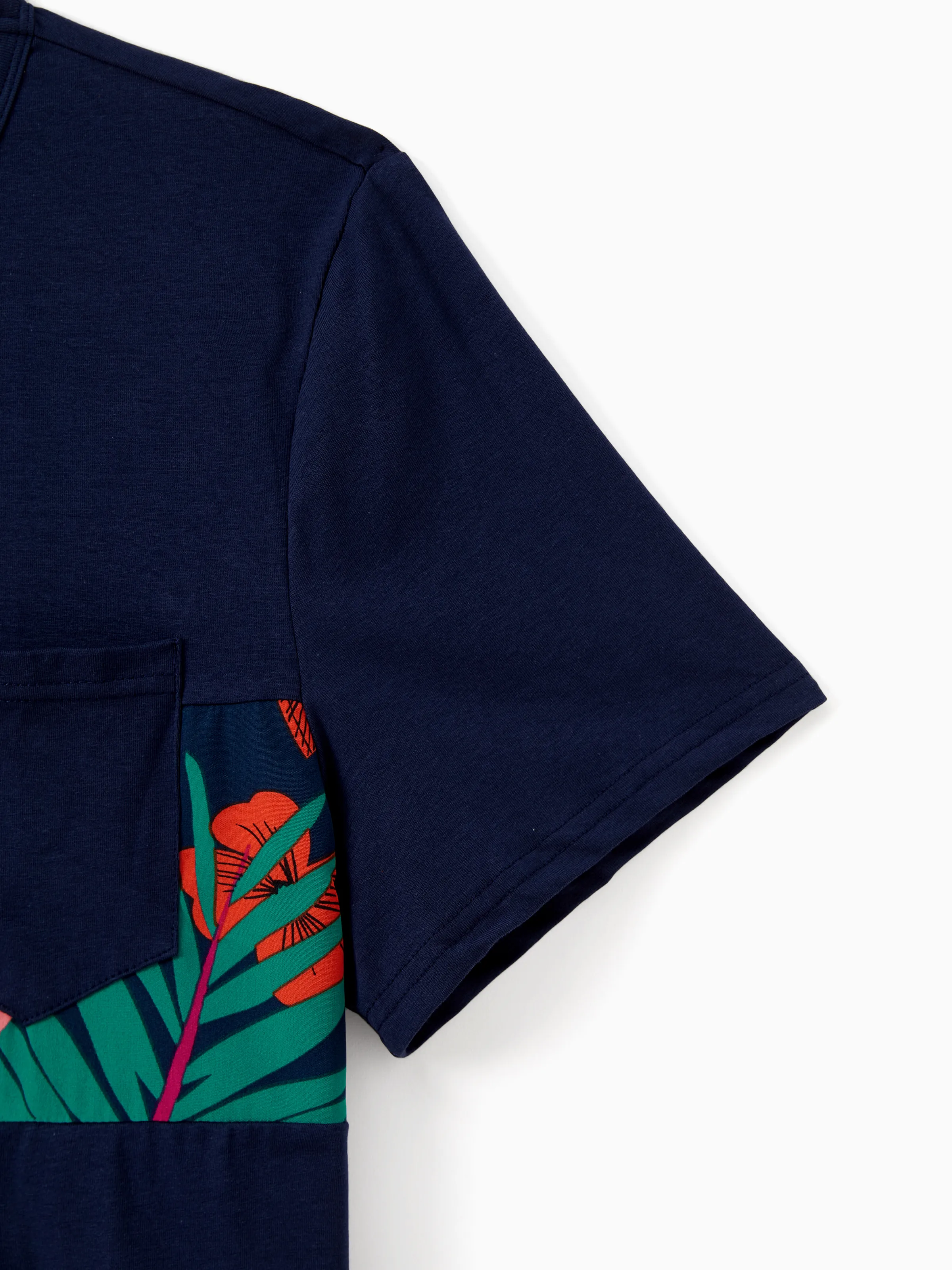 Daddy and Me Family Matching Sets Floral Panel Black tee and V-neck Strap Dress with Hidden Snap  Deep Blue - Image 6
