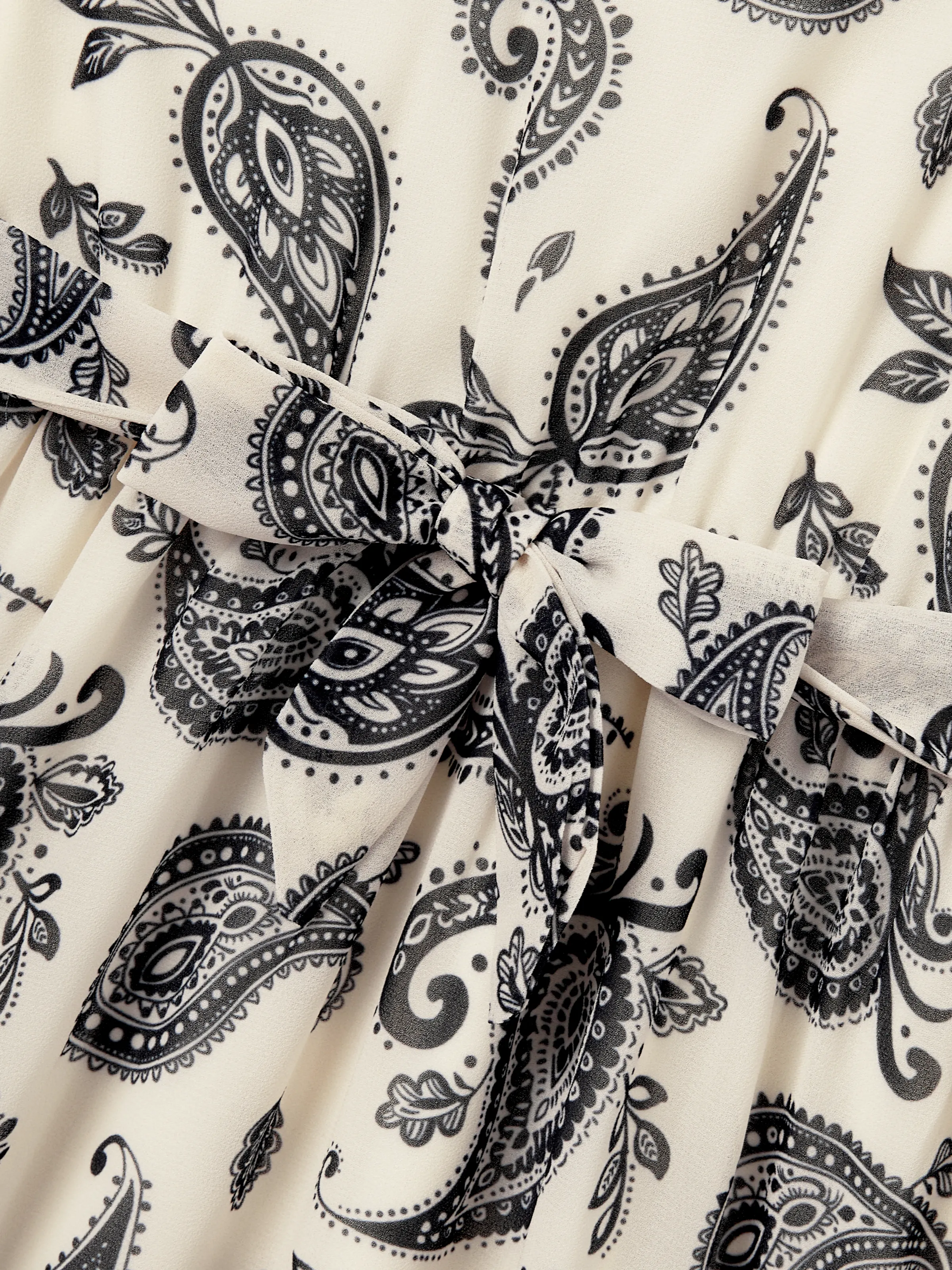 Daddy & Daughter Paisley Print Outfits Sleeveless Spaghetti Strap Dress & Cotton T-Shirt for Mom, Dad, & Kids Perfect for Family Outings & Photos Black - Image 12