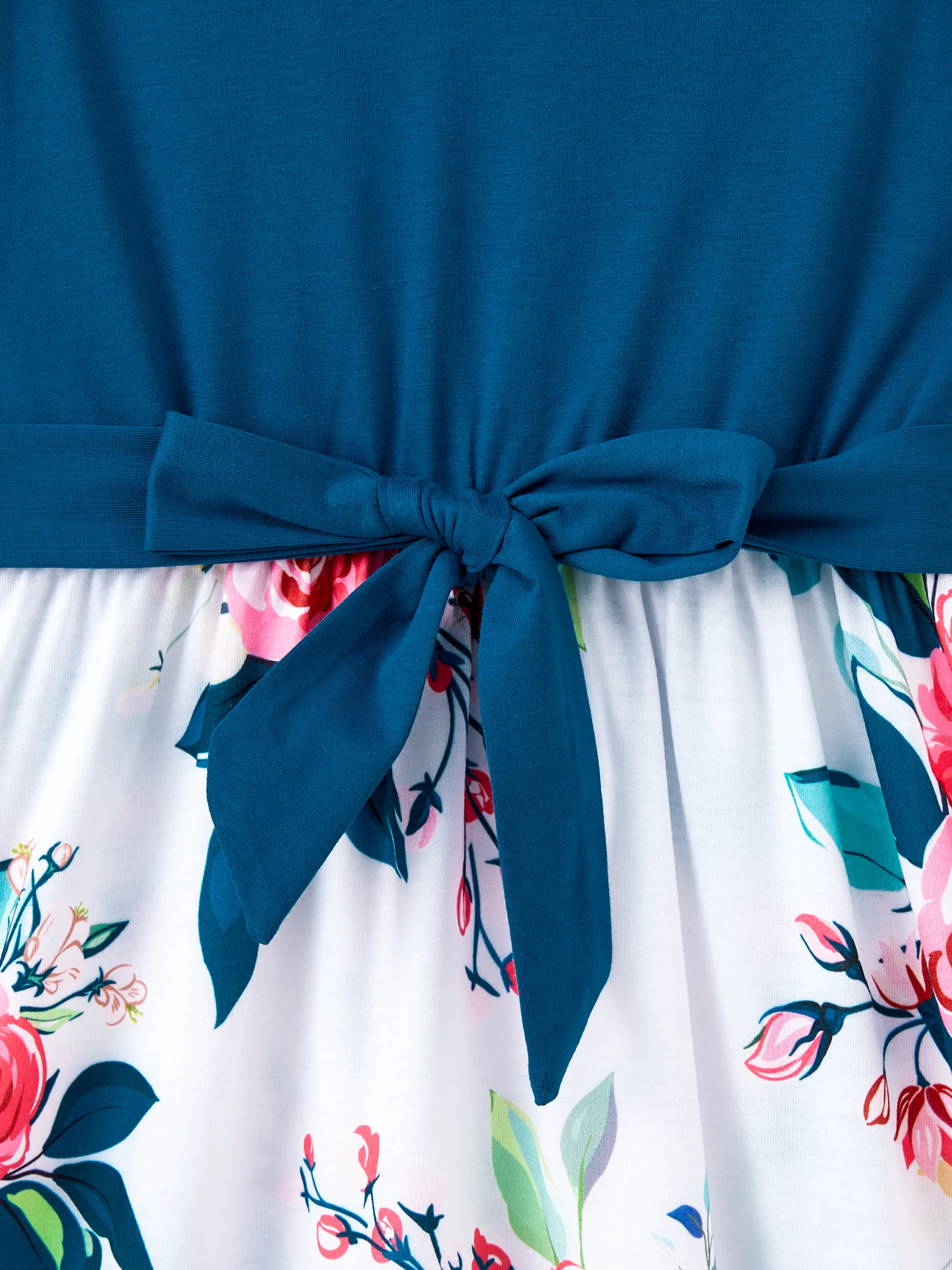 Daddy & Daughter Solid V Neck Flutter-sleeve Splicing Floral Print Dresses and Short-sleeve Colorblock T-shirts Sets Azure- - Image 11