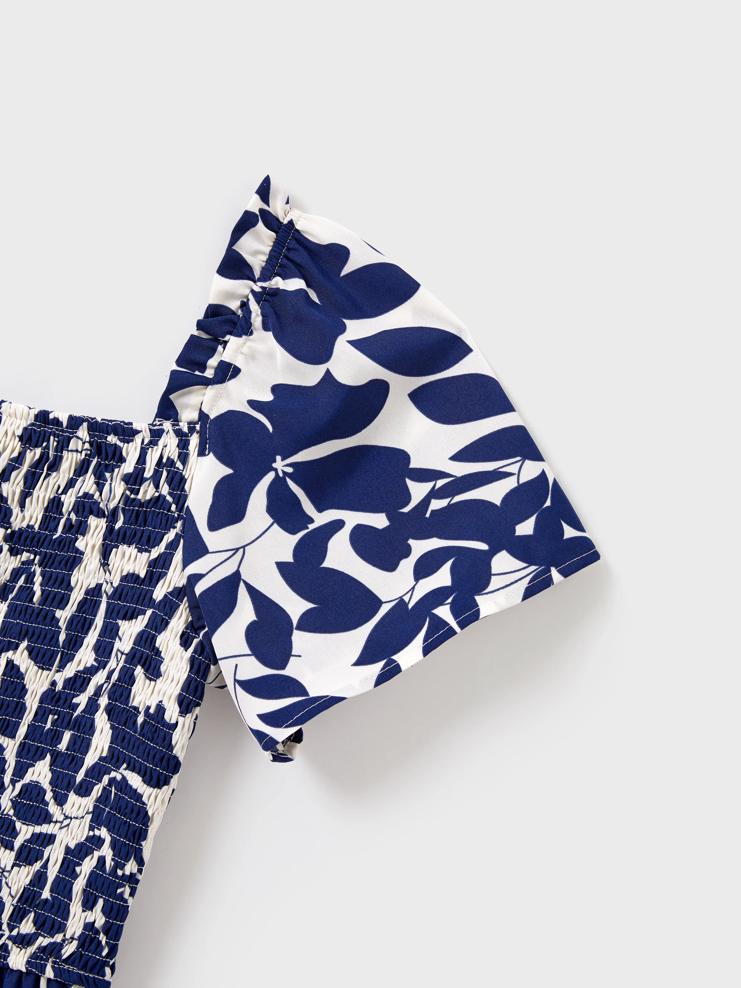 Family Matching Blue Colorblock Tee or Leaf Print Smocking Puff-sleeve Dress Set Blue - Image 4