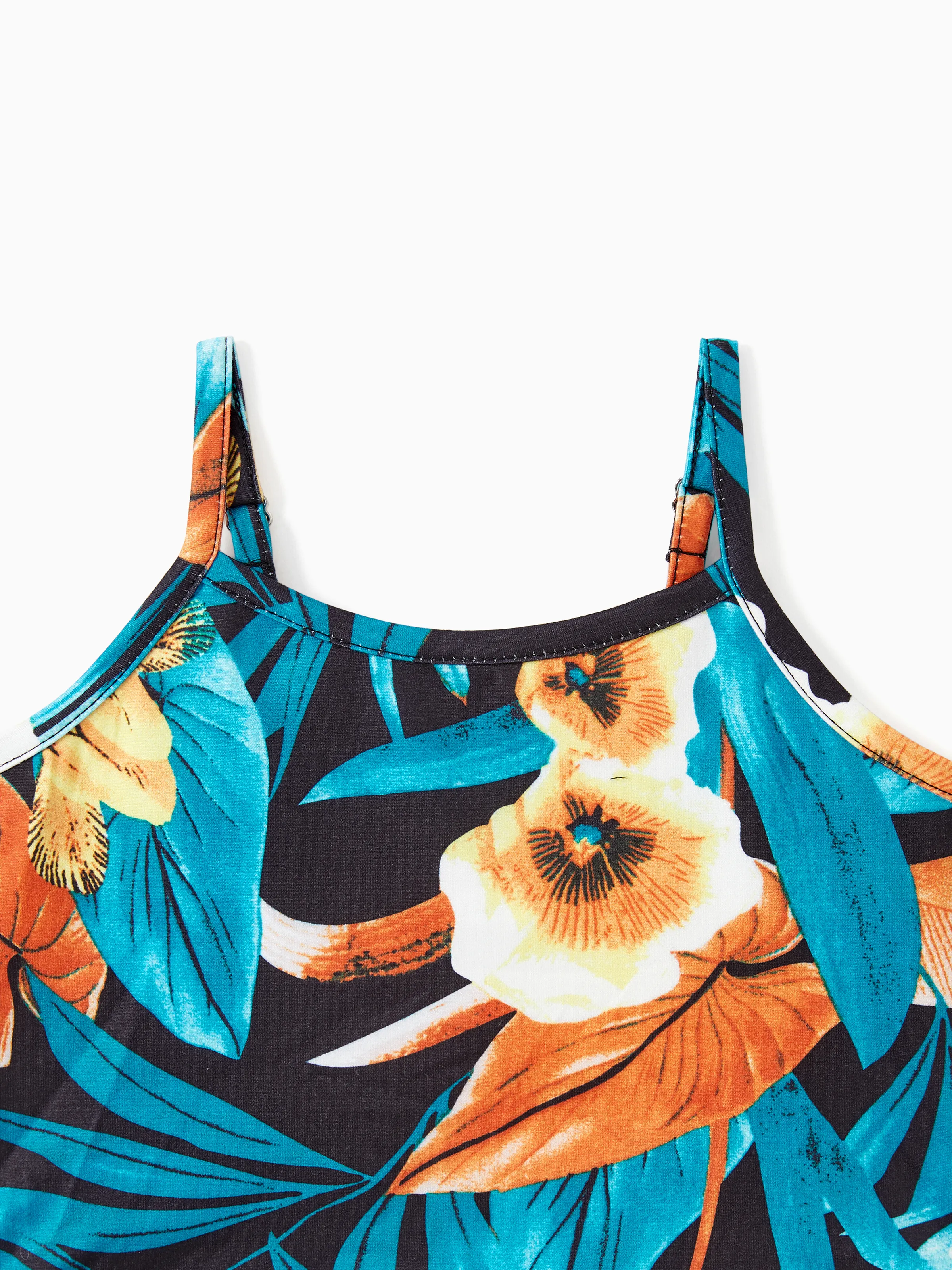 Family Matching Floral Panel T-shirt and Floral Ruched Drawstring Side Strap Dress Sets Black - Image 9