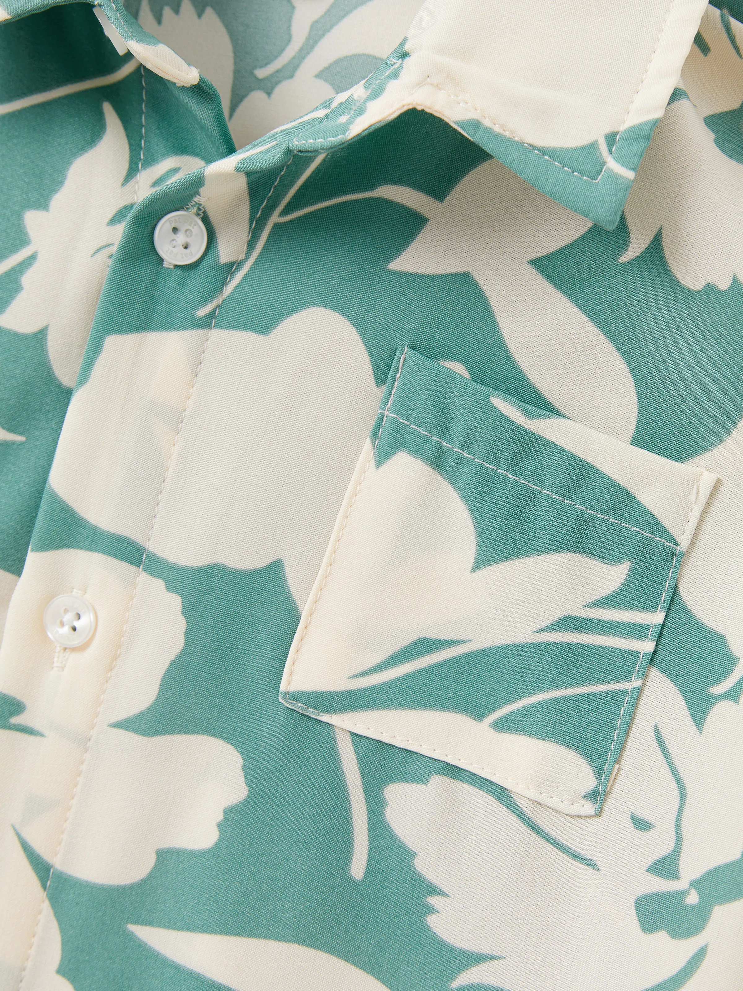 Family Matching Leaf Print Green Short-sleeve Shirt or Sling Shirred Dress Set Green - Image 21