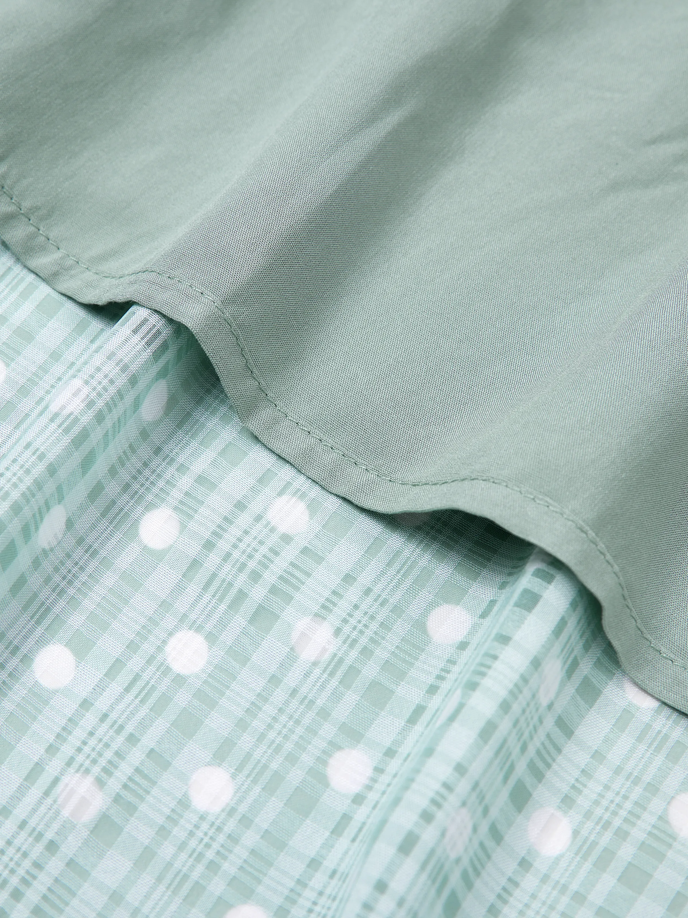 Family Matching T-Shirt & Dress Set Polka Dot Puff-sleeve Dress for Mom, Daughter & Baby, Color Block Cotton Tee for Dad & Son, Perfect for Family Outings & Photos Light Green - Image 10