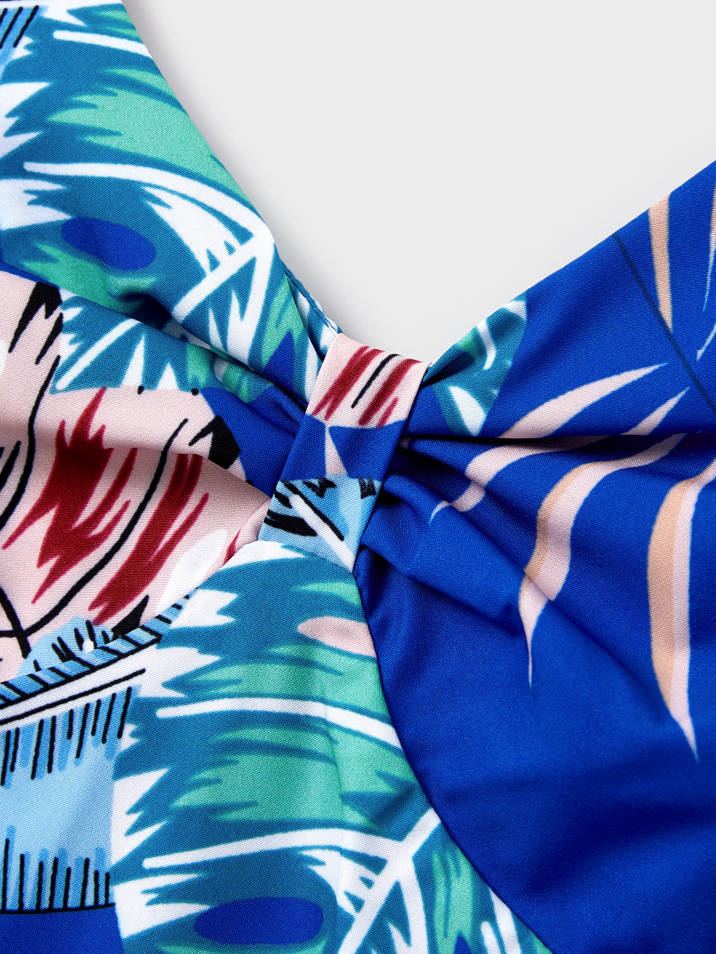 Family Matching Tropical Dress & T-shirt Set – Blue Floral Print for Dad, Mom, Girls & Baby, Perfect for Summer Vacations and Family Photos Blue - Image 8