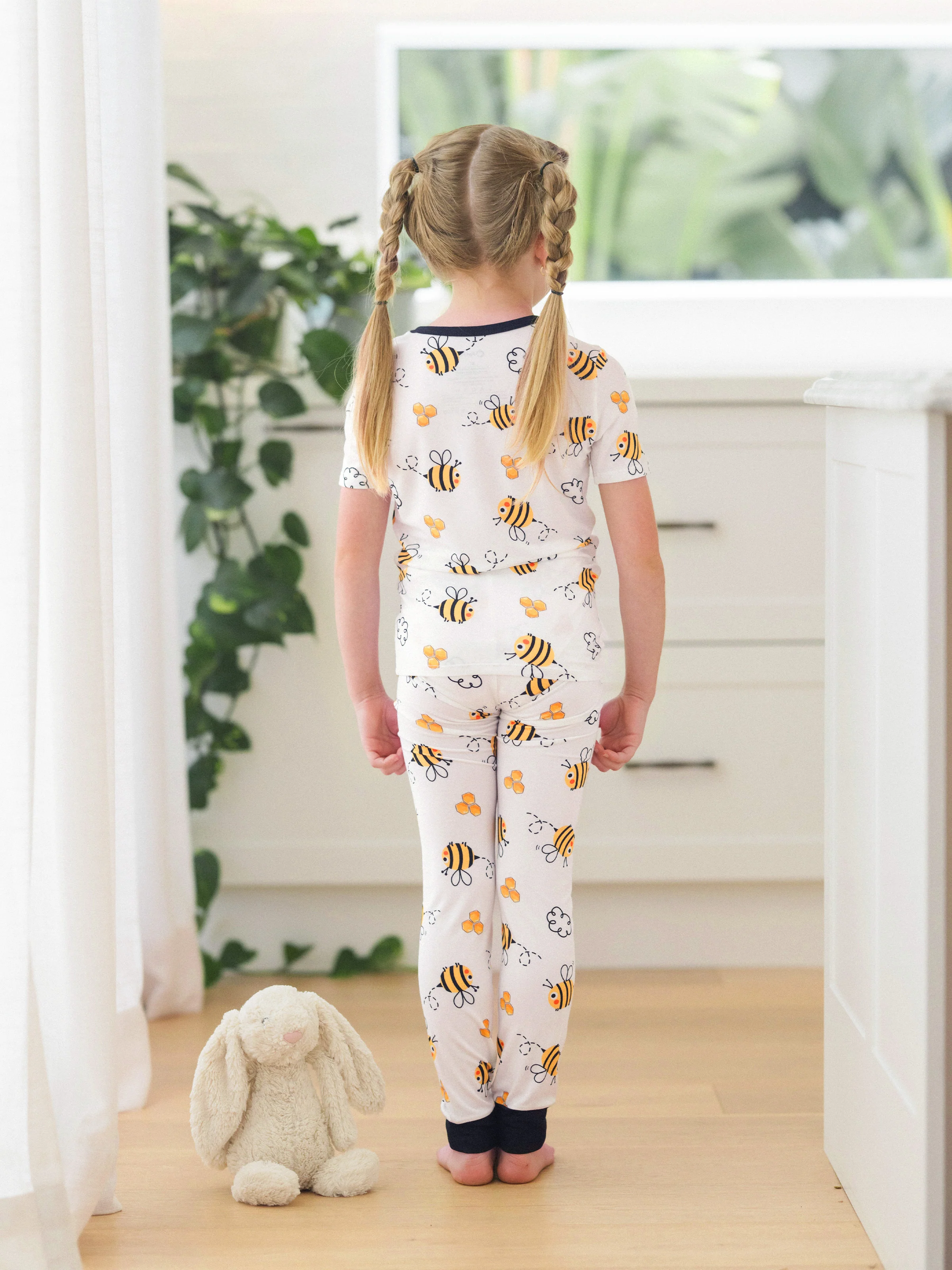 Mommy & me Bamboo Pajamas Soft Bamboo Viscose PJs for Men Women Kids Toddler, Cute Bee Print Sleepwear with Short Sleeve Top and Long Pants White - Image 19