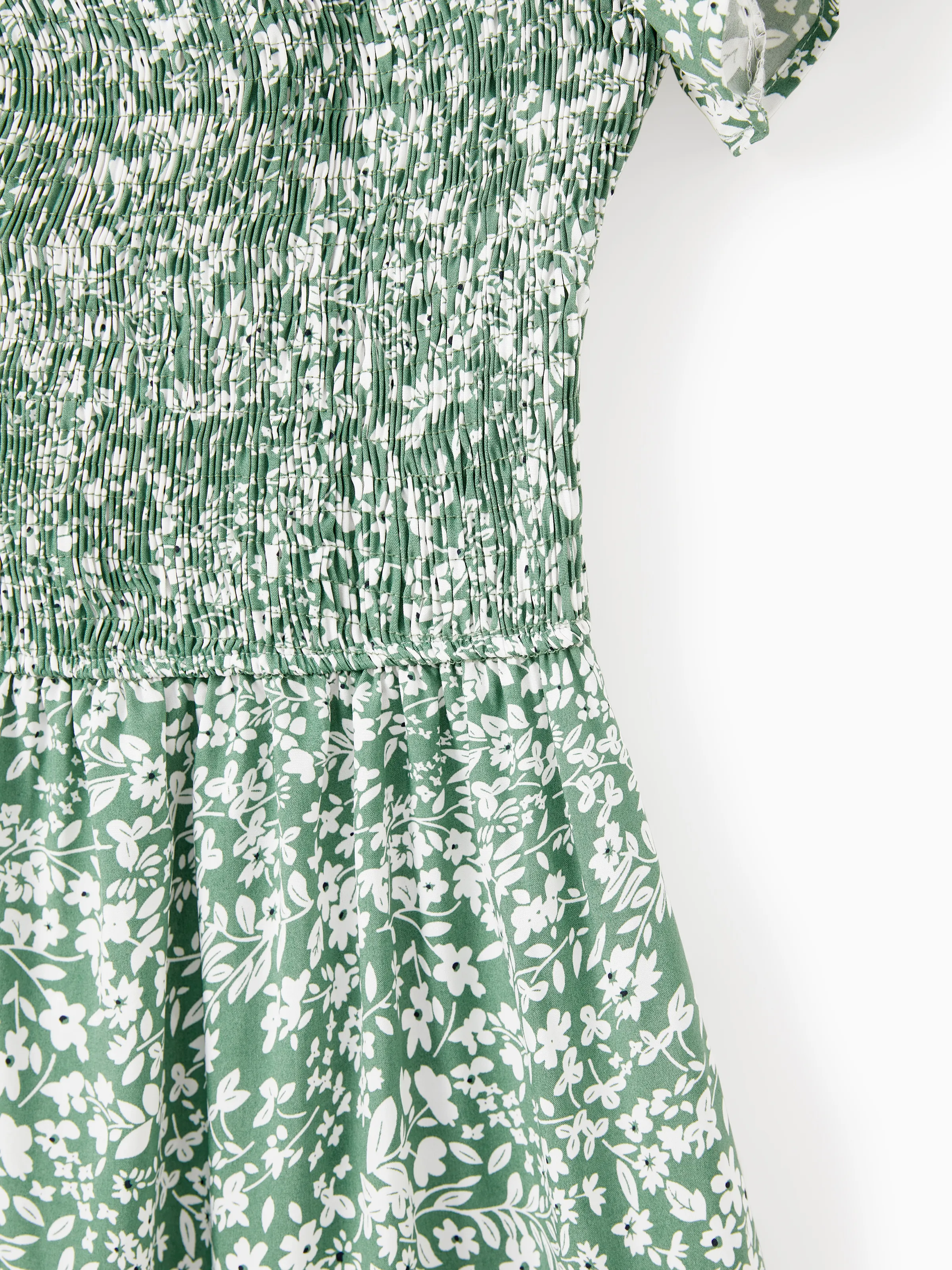 Mommy & me Elegant Broken Flower Matching Outfits for Family, Smocking Design, Medium Thickness Green - Image 7