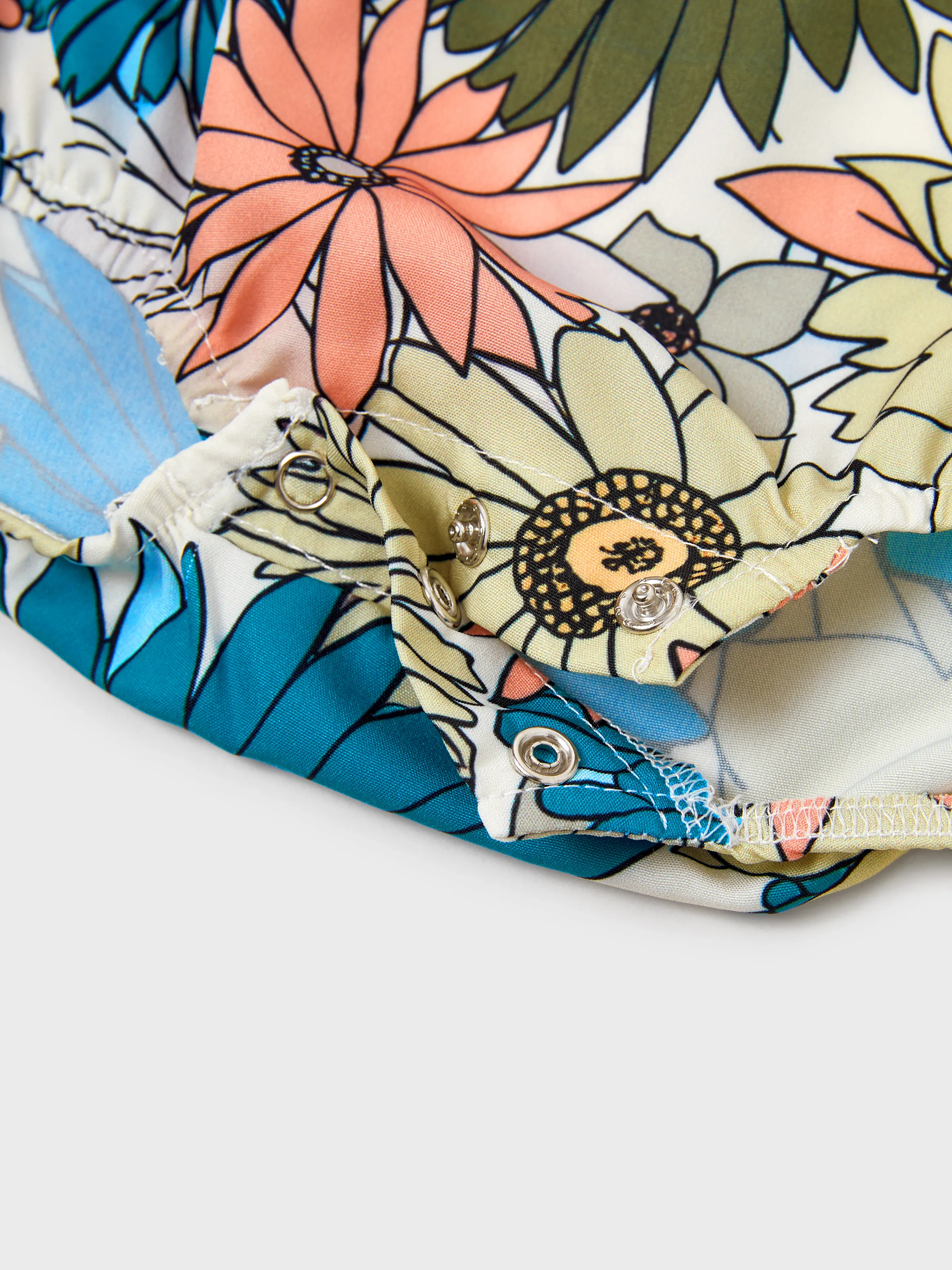 Mommy & me Set Sun Flower Print Short-sleeve Collar Shirt or White Camisole Top and Flower Wide-leg Pants Set for Summer Vacation Multi-color - Image 17