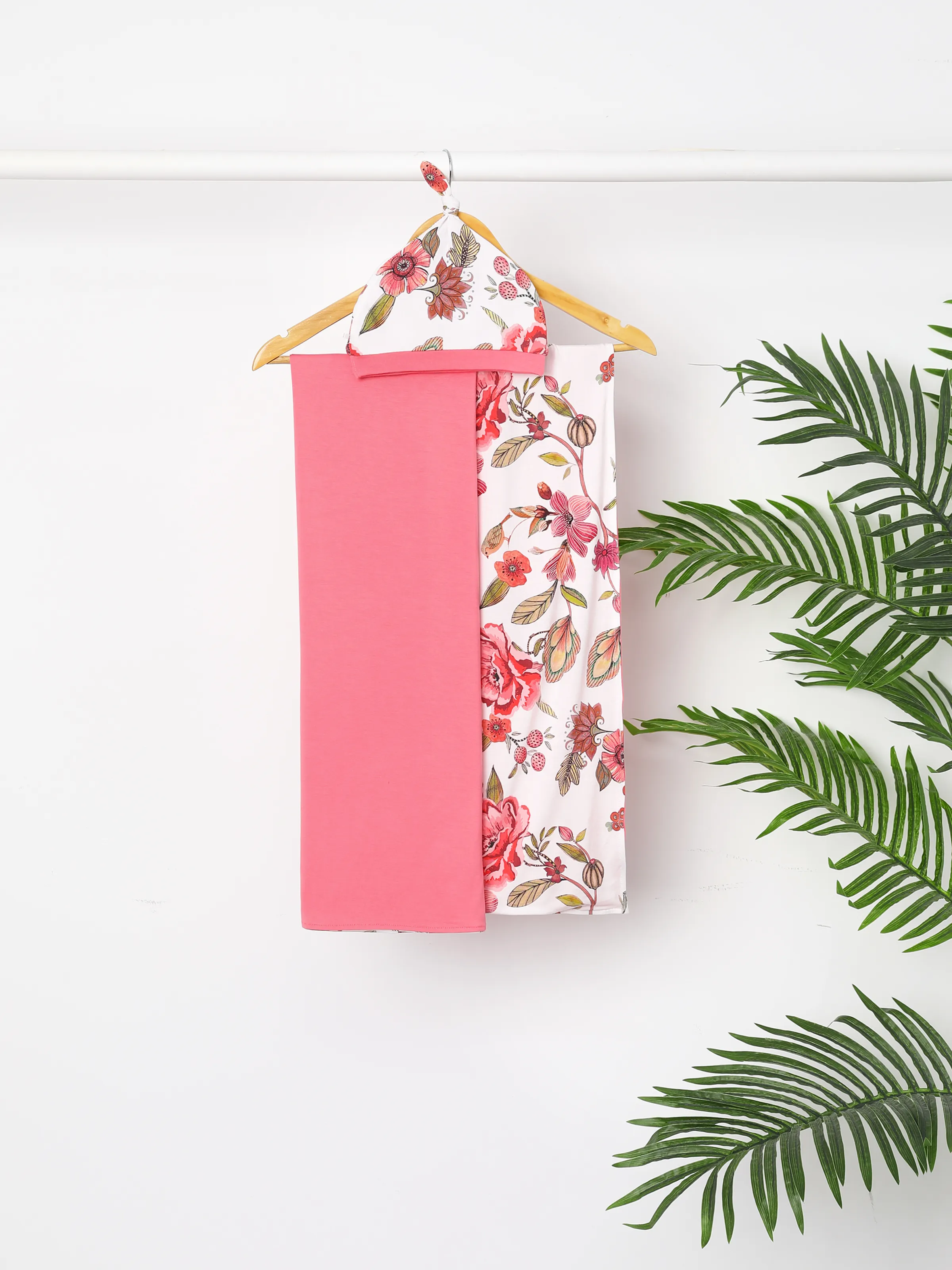 Newborn Bamboo Set for Mommy and Me Floral Bamboo Robe for Mom, Soft Swaddle Blanket with Hat, Gentle & Breathable for Newborn Essentials Peach  Pink - Image 7
